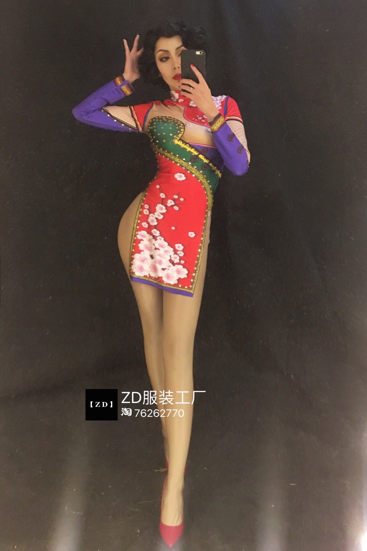 ZD服装工厂假露肉钻旗袍短裙高开叉性感夜店酒吧演出服|msdalam kategori Butik wanita / wanita, pakaian/pakaian kebangsaan/peringkat pakaian, pakaian kebangsaan/pakaian - dari Buy2taobao.com untuk memberikan perkhidmatan ejen Taobao profesional membeli