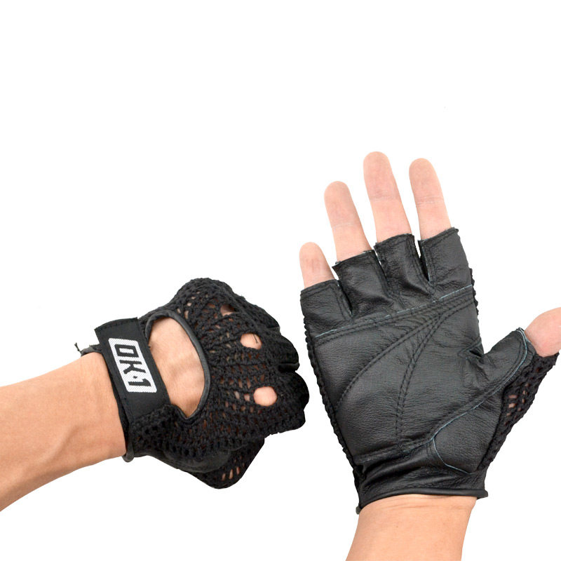 Hot clearance sale 10 percent exercise fitness equipment training gloves half finger hand protector gloves zhongmin skid-men and women