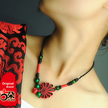 Ancient style necklace ethnic jewelry wholesale flowers hand-woven red Chinese knot Pankou bridal chain short paragraph 03079