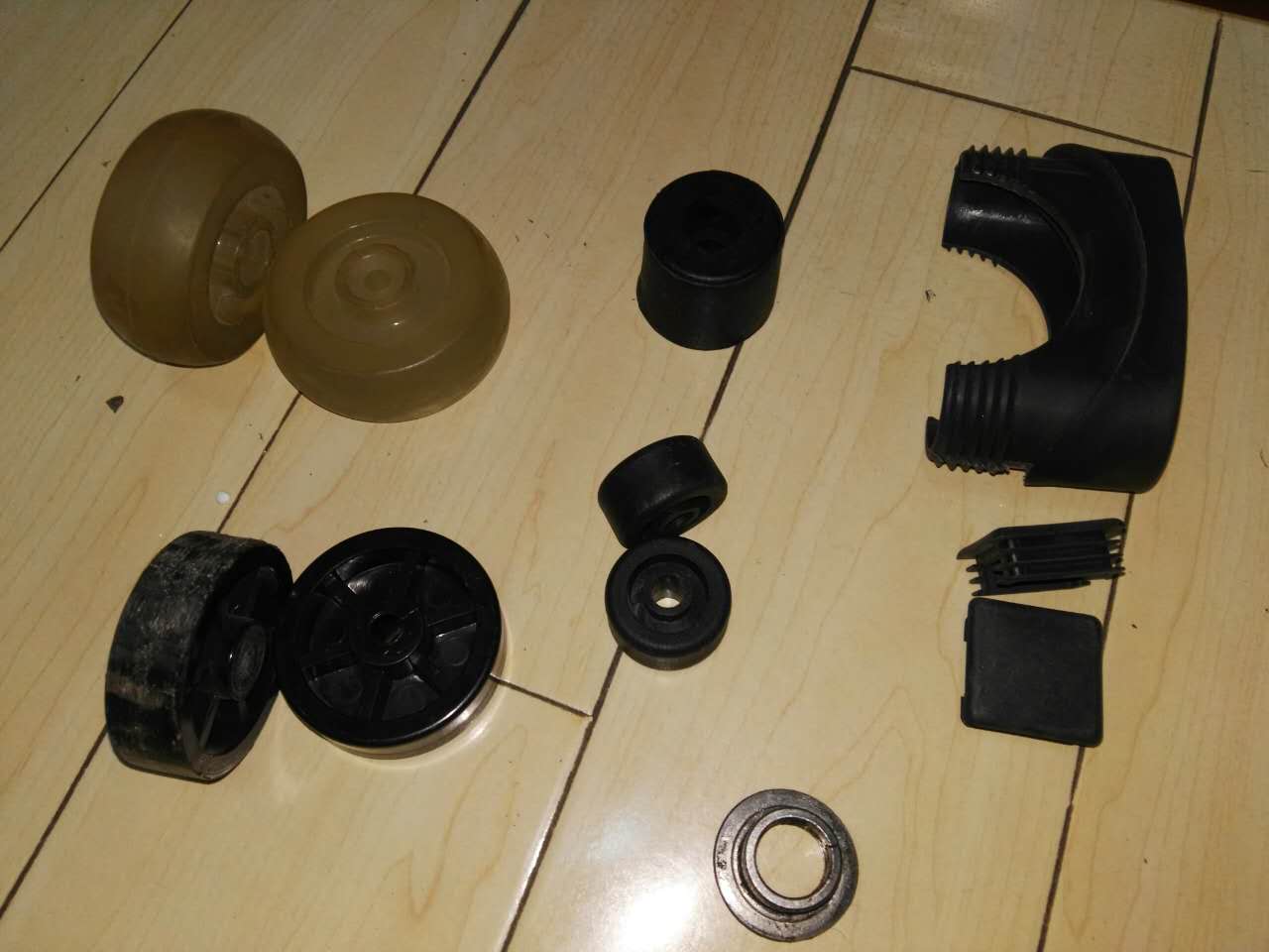 舒華健身器材配件海綿管冶金套T型插銷滑輪軸承管塞電源線減震墊在類目 運動/瑜伽/健身/球迷用品, 跑步機/大型健身器械, 大型健身器械配件區中 - 來自Buy2taobao.com提供專業的淘寶代購服務