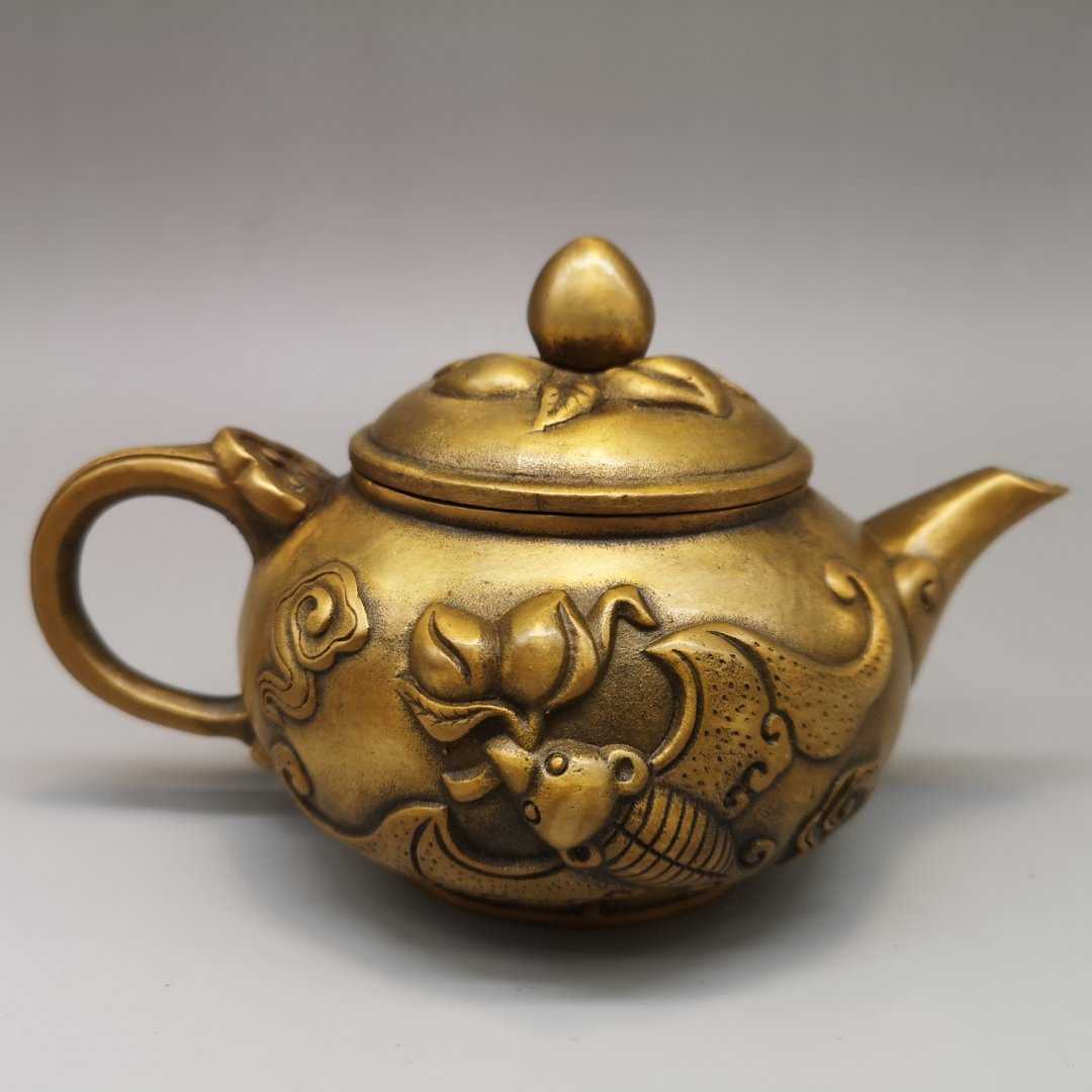 Pure copper brass Bat Peach-Shaped Mantou Happiness and longevity flagon Tea kettle Home ornament Decoration Wenwan Collectionin the Tableware , Flagon/Wineglass/Wine , Home flagon category - from Buy2taobao.com to provide professional Taobao agent buy service