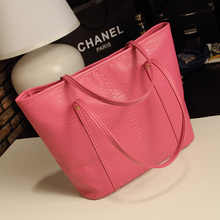 2013 summer new wave of European and American crocodile pattern Korean fashion portable shoulder bag big bag woman bag poor