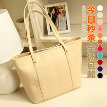Daphne Korean version of the 2013 summer new European and American retro big bag fashion lady hand shoulder bag woman bag of tide