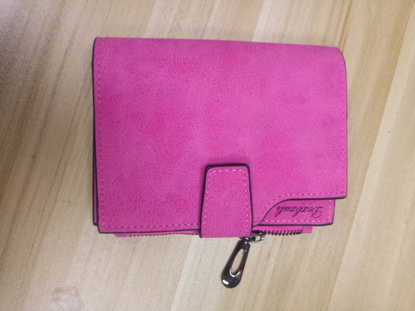 情侣款粉色钱包在类目 箱包皮具/热销女包/男包, 箱包相关配件中 - 来自Buy2taobao.com提供专业的淘宝代购服务