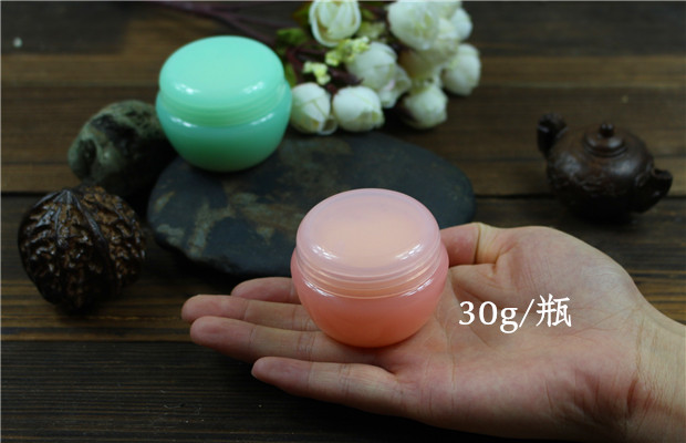 黄社珍精心手工制作滋润保湿面霜,打底霜.尤其适合中干性皮肤在类目 美容护肤/美体/精油, 乳液/面霜中 - 来自Buy2taobao.com提供专业的淘宝代购服务