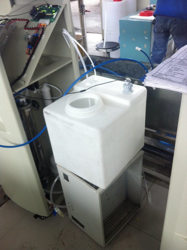 浙江甯波慈溪PE40L方藥箱 小型加藥箱實驗室純水箱實驗室藥箱在類目 戶外/登山/野營/旅行用品, 飲水用具/盛水容器, 水桶中 - 來自Buy2taobao.com提供專業的淘寶代購服務
