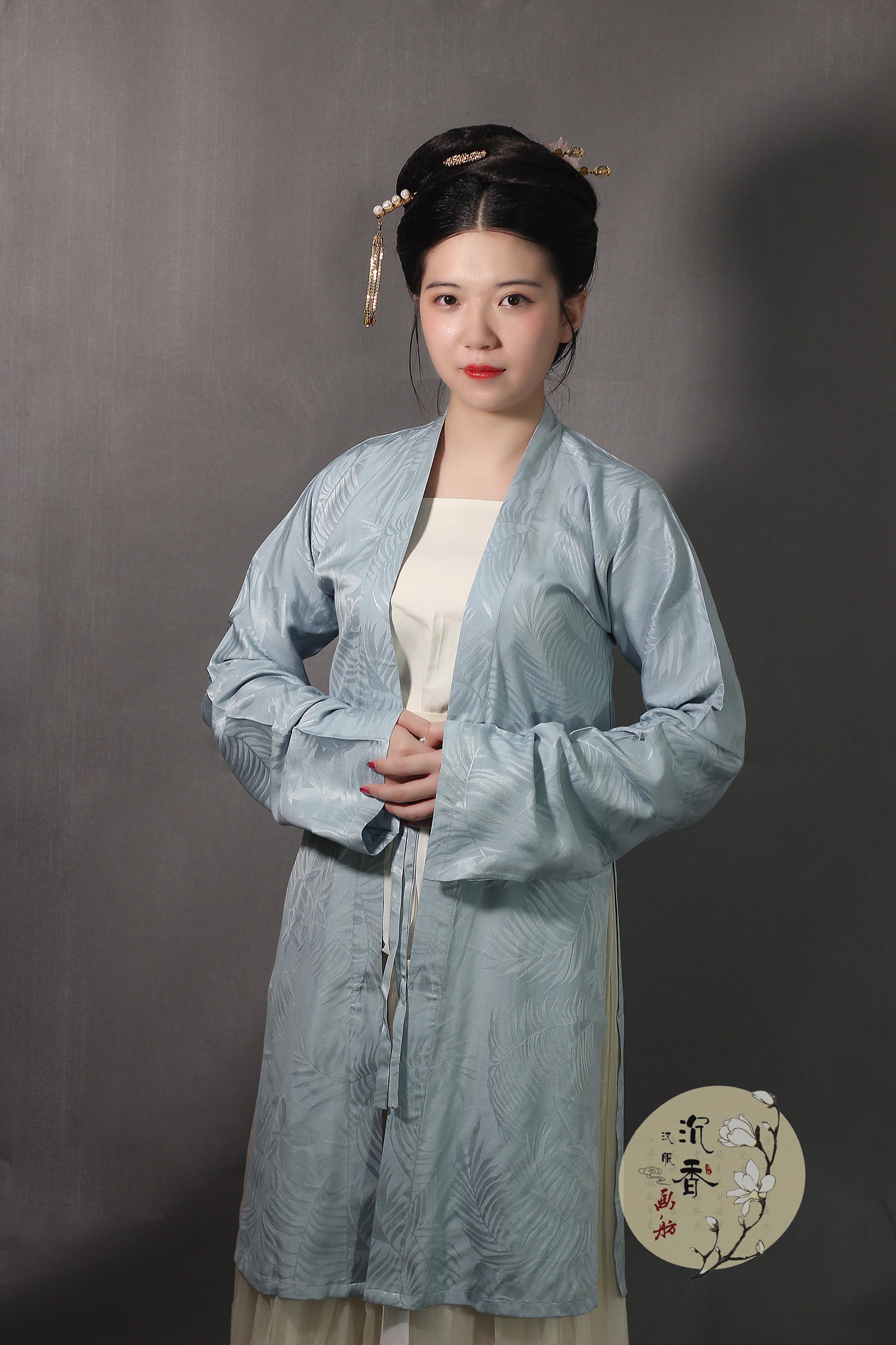 【秋冬新品-中長褙子】定制真絲絹紡暗紋提花定染鸠灰宋制褙子在類目 模玩/動漫/周邊/cos/桌遊, 二次元古風服裝, 古風套裝中 - 來自Buy2taobao.com提供專業的淘寶代購服務