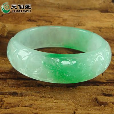 缅甸雕花翡翠玉镯开光雕花玉器精工雕刻玉镯送妈妈生日礼品在类目 珠宝/钻石/翡翠/黄金, 翡翠(新), 手饰中 - 来自Buy2taobao.com提供专业的淘宝代购服务