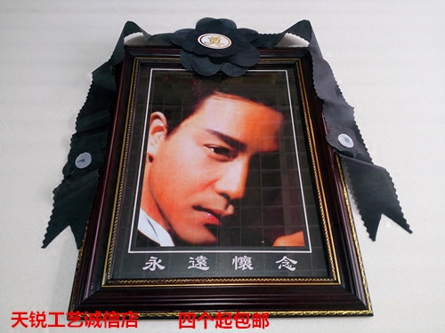 包邮新品实木老人相框遗像框挂墙a4 12寸遗相框创意新款爆款|msdalam kategori Aksesori rumah, photo Frame/Frame - dari Buy2taobao.com untuk memberikan perkhidmatan ejen Taobao profesional membeli