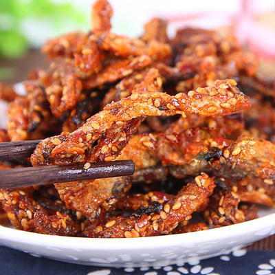 即食香辣鱼皮麻辣鱼皮香酥鱼皮干办公司零食网红小吃