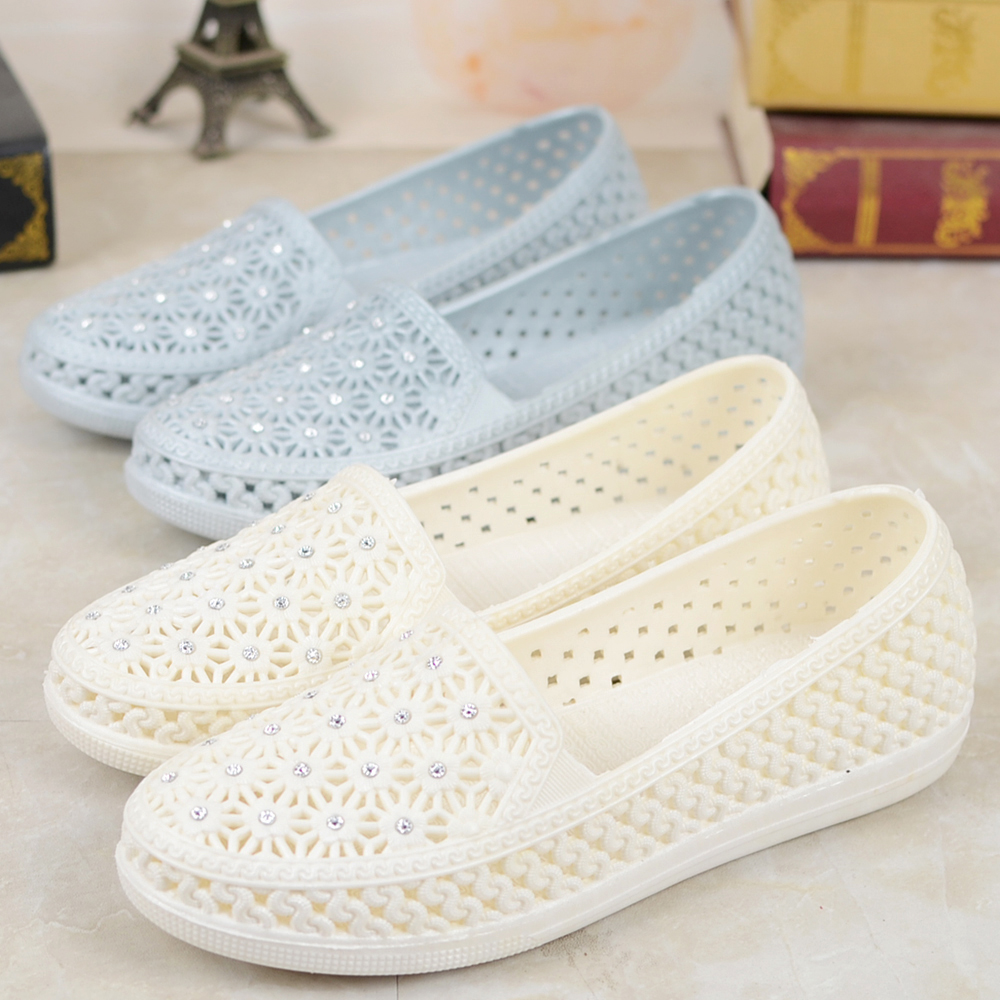 Nurse shoes summer white Plastic sandals soft sole Mom shoes Flat stones Beach shoes Rain shoesin the Women's Shoes, Sandals category - from Buy2taobao.com to provide professional Taobao agent buy service