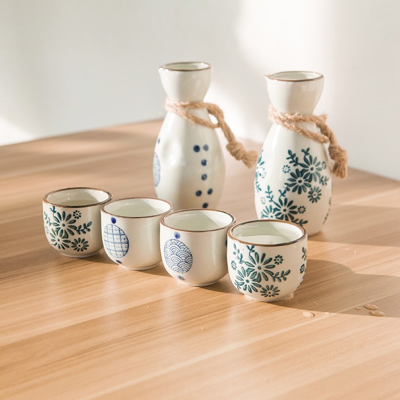中式白酒杯套装家用陶瓷酒具套件仿古分酒器黄酒清酒壶青瓷小酒盅在类目 餐饮具, 酒壶/酒杯/酒具, 酒具套件中 - 来自Buy2taobao.com提供专业的淘宝代购服务