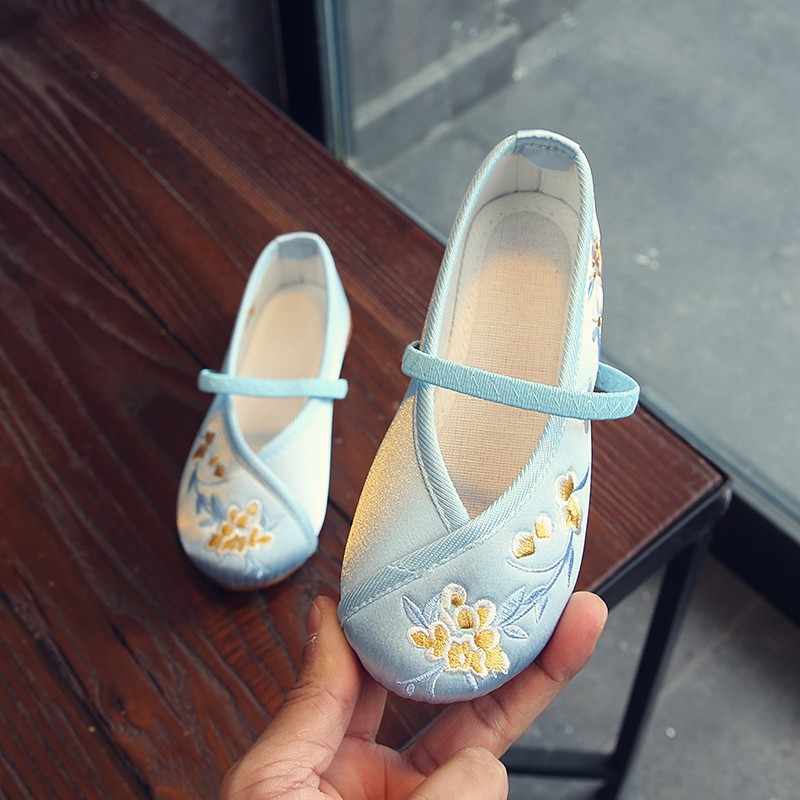 children baby baby ancient costume girl Retro Embroidered shoes Flat bottom China Ethnic style Hanfu Versatilein the Shoes/Baby Shoes/Parent-child shoes , Traditional shoes/Hand-woven shoes category - from Buy2taobao.com to provide professional Taobao agent buy service