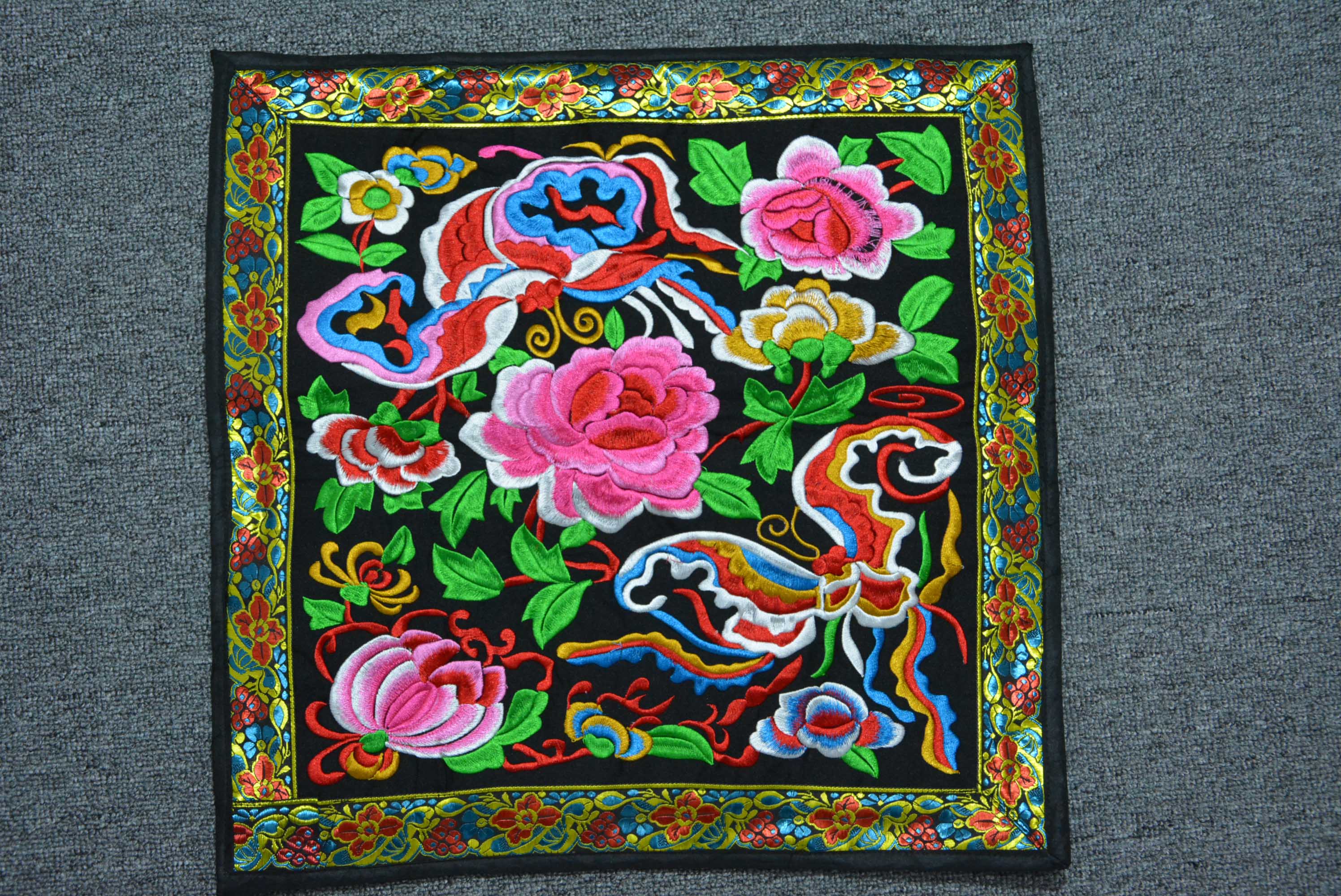 雲南民族風抱枕套 中國風複古坐墊刺繡抱枕靠墊 苗壯族繡花抱枕套在類目 居家布藝, 靠墊/抱枕中 - 來自Buy2taobao.com提供專業的淘寶代購服務