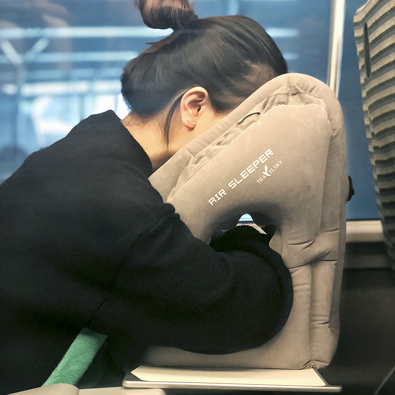 充气睡枕午休枕抱枕趴睡枕午睡枕旅行枕头火车硬座飞机睡觉神器在类目 户外/登山/野营/旅行用品, 防潮垫/地席/枕头, 枕头中 - 来自Buy2taobao.com提供专业的淘宝代购服务