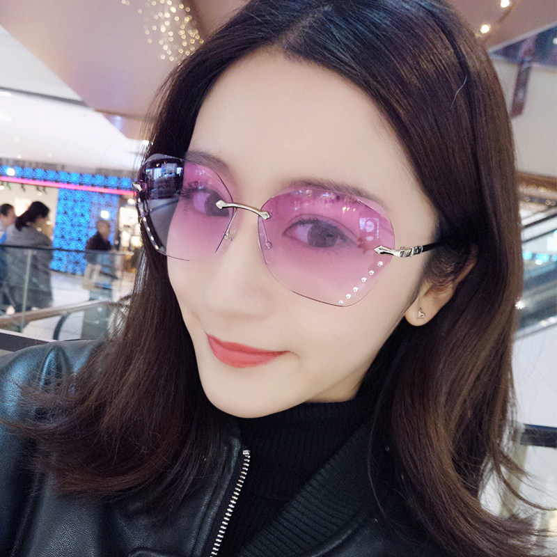鑽石切邊無框鑲鑽防紫外線太陽眼鏡女潮2019明星款圓臉大框墨鏡女在類目 ZIPPO/瑞士軍刀/眼鏡, 太陽眼鏡中 - 來自Buy2taobao.com提供專業的淘寶代購服務