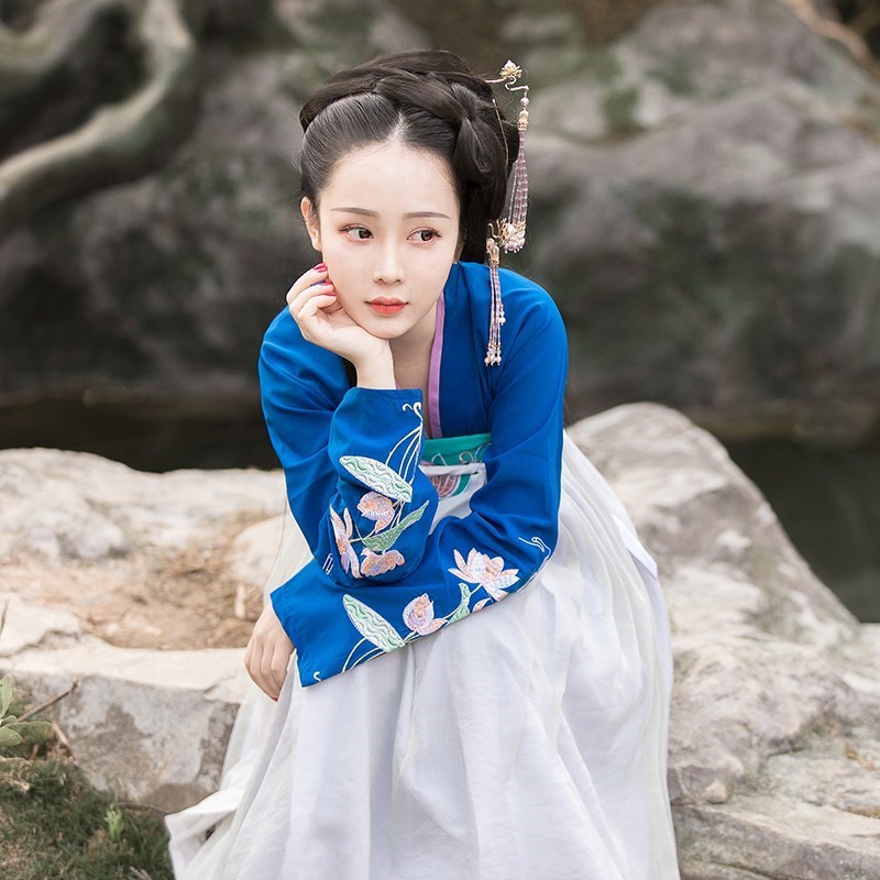 芥子記春來早傳統漢服女坦領半臂春夏套裝齊腰裙花鳥刺繡日常襦裙在類目 女裝/女士精品, 唐裝/民族服裝/舞臺服裝, 民族服裝/舞臺裝中 - 來自Buy2taobao.com提供專業的淘寶代購服務