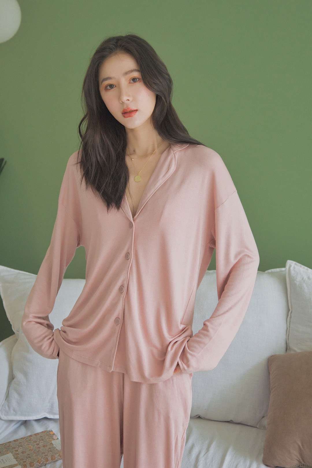 服裝拍攝模特女裝拼拍照片網紅韓模日系衣服淘寶攝影圖片淘女郎在類目 淘女郎, 網店模特中 - 來自Buy2taobao.com提供專業的淘寶代購服務