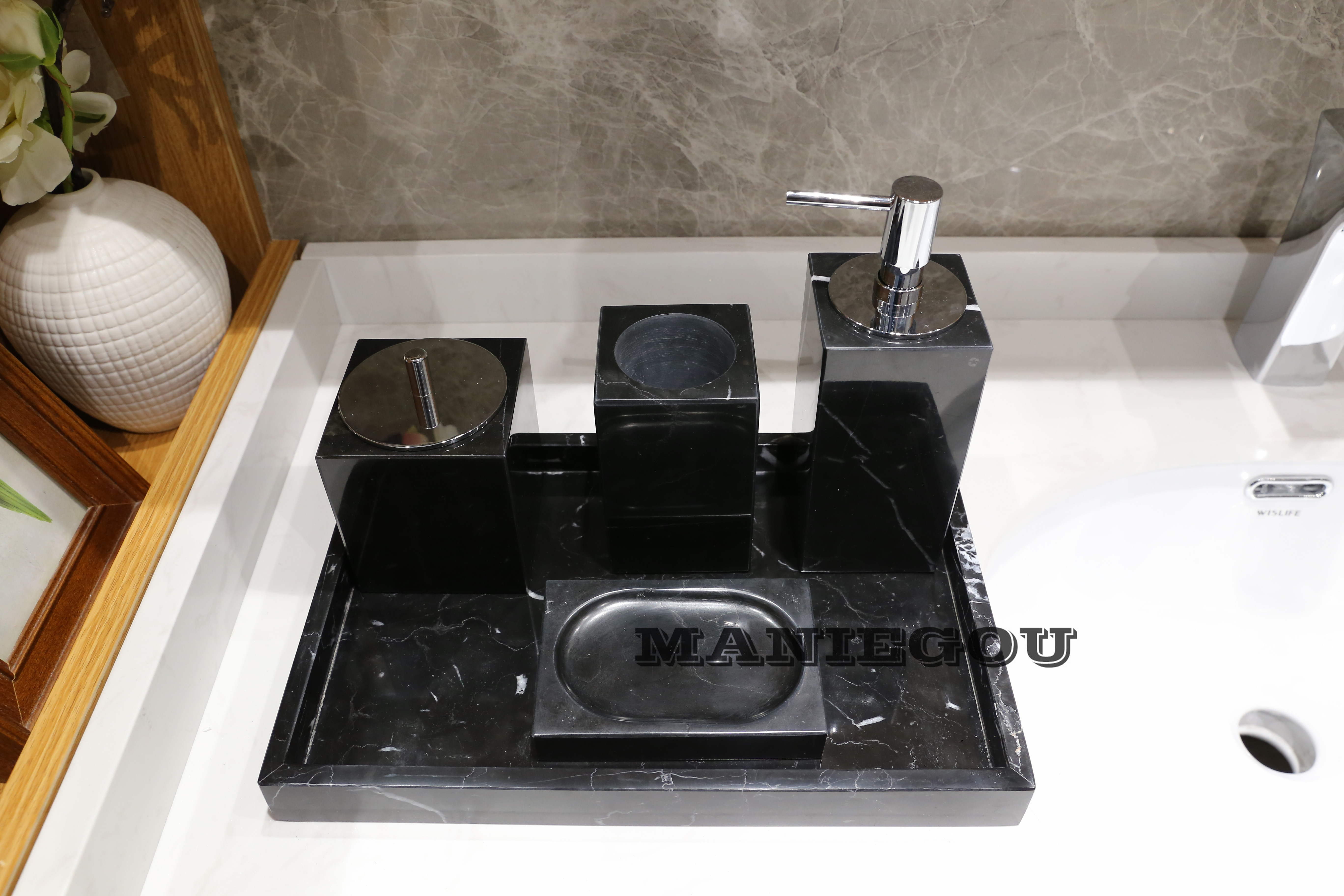 Accessories Black and white roots Marble bathroom Liquid soap Tray Tissue box Open House Shower Room Kitin the Family/Personal Cleaning Tools , Sanitary appliances/Bathroom accessories , Toothbrush holder/Teeth bench category - from Buy2taobao.com to provide professional Taobao agent buy service