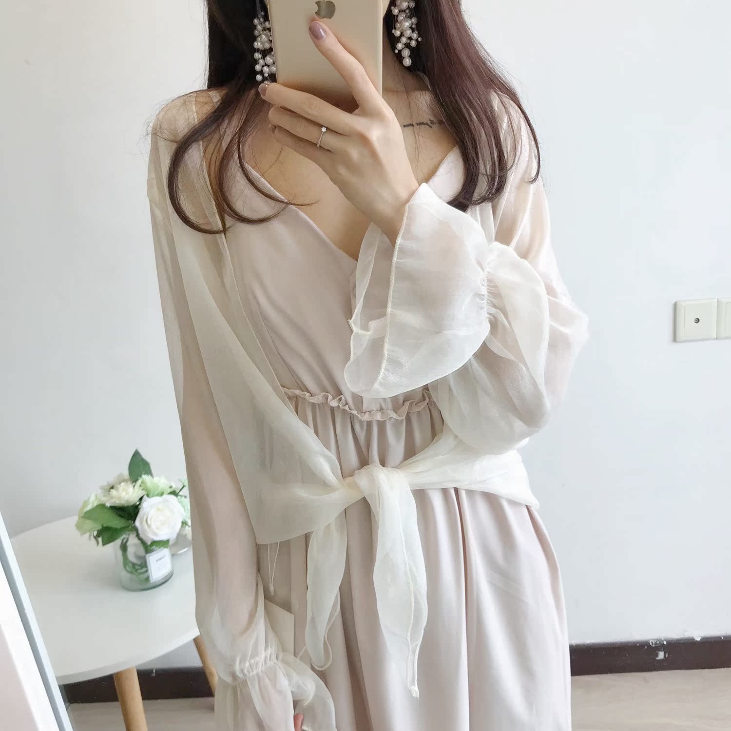 Gentle and elegant Little fairy Thin as onion skin lace Pearl Sunscreen Cardigan Shayi Sunscreenin the Women's clothing/Boutique , Lace shirt/Chiffon shirt category - from Buy2taobao.com to provide professional Taobao agent buy service