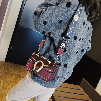 网红ins小包包女2018新款潮韩版刺绣字母小方包百搭宽肩带斜挎包