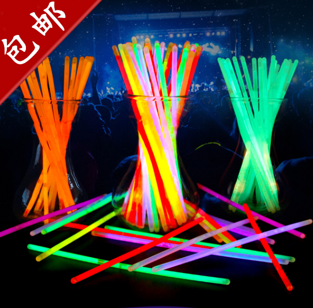 荧光棒儿童演唱会道具夜光发光小手环批發一次性银光七彩莹光玩具在类目 模玩/动漫/周边/cos/桌游, 聚会/魔术用品, 聚会用具/装饰, 荧光棒中 - 来自Buy2taobao.com提供专业的淘宝代购服务