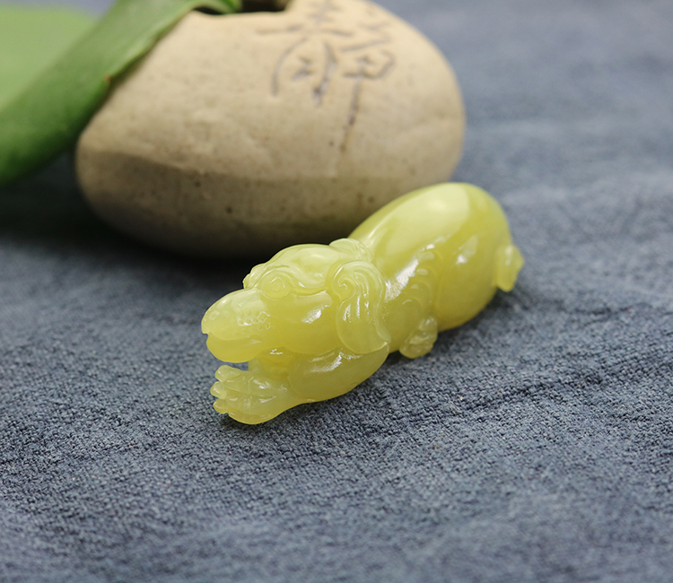 【传世】正品新疆和田玉黄口细料黄玉生肖狗挂件 立体吊坠在类目 珠宝/钻石/翡翠/黄金, 和田玉, 颈饰中 - 来自Buy2taobao.com提供专业的淘宝代购服务
