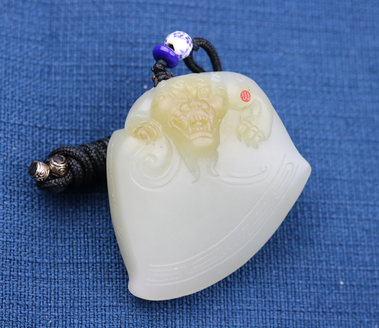 【传世】保真新疆和田玉糖羊脂白玉籽料府上有龙貔貅挂件在类目 珠宝/钻石/翡翠/黄金, 和田玉, 颈饰中 - 来自Buy2taobao.com提供专业的淘宝代购服务