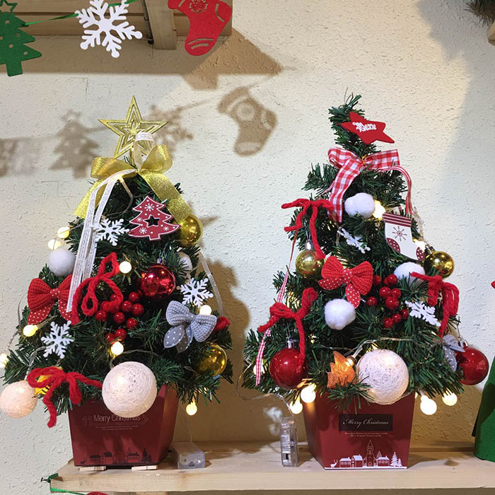 圣诞装饰品 45CM韩版迷你小树桌面摆件盆景 圣诞节装饰圣诞树套餐在类目 节庆用品/礼品, 圣诞用品/礼品/装饰品, 圣诞树中 - 来自Buy2taobao.com提供专业的淘宝代购服务