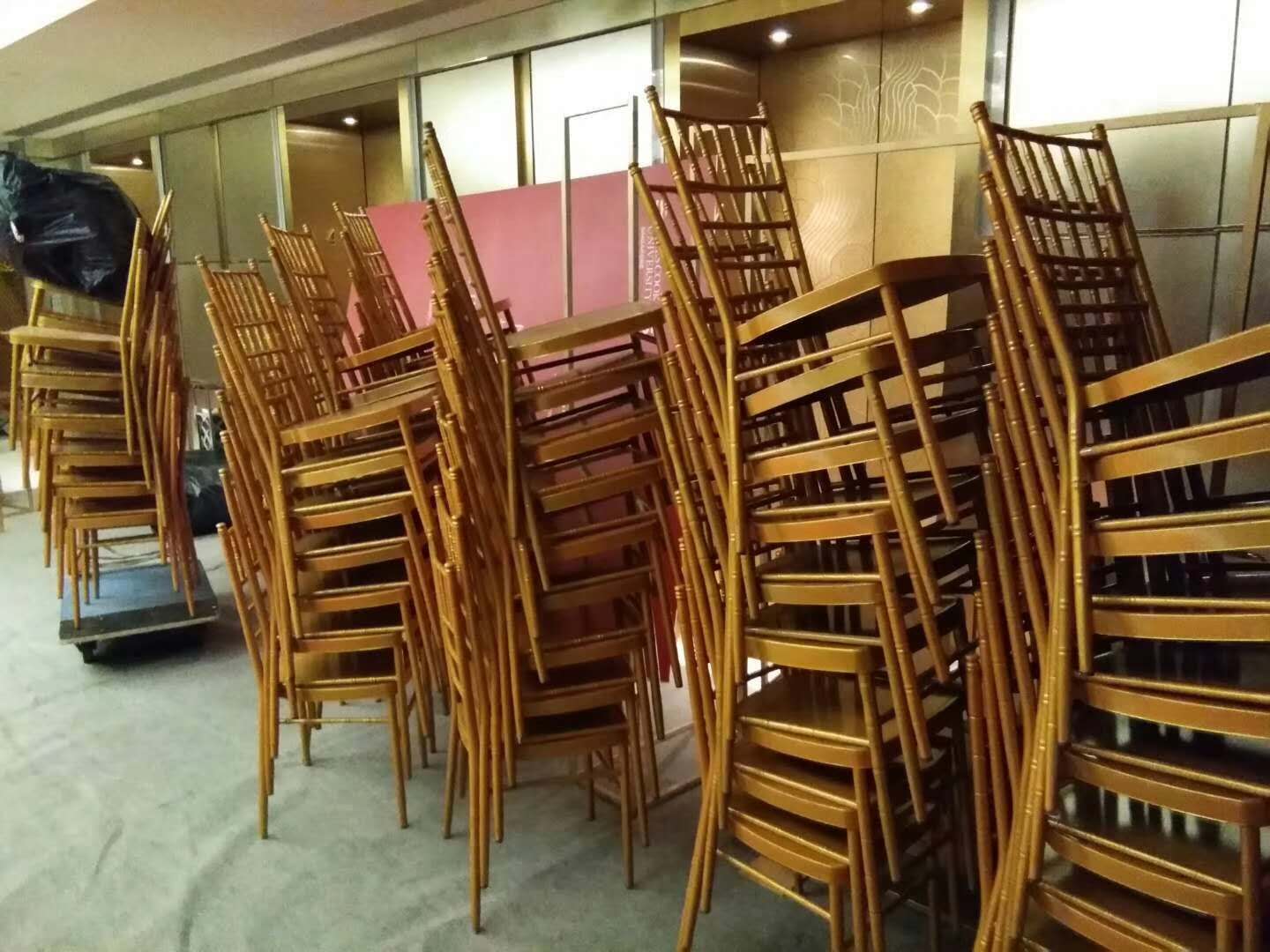 Rent VIP chair,The table chair,Hotel Chair,Negotiate Furniture rental Black folding chairsin the Flower delivery/Flowers simulation/Plants gardening , Wedding flower arrangement , Other category - from Buy2taobao.com to provide professional Taobao agent buy service