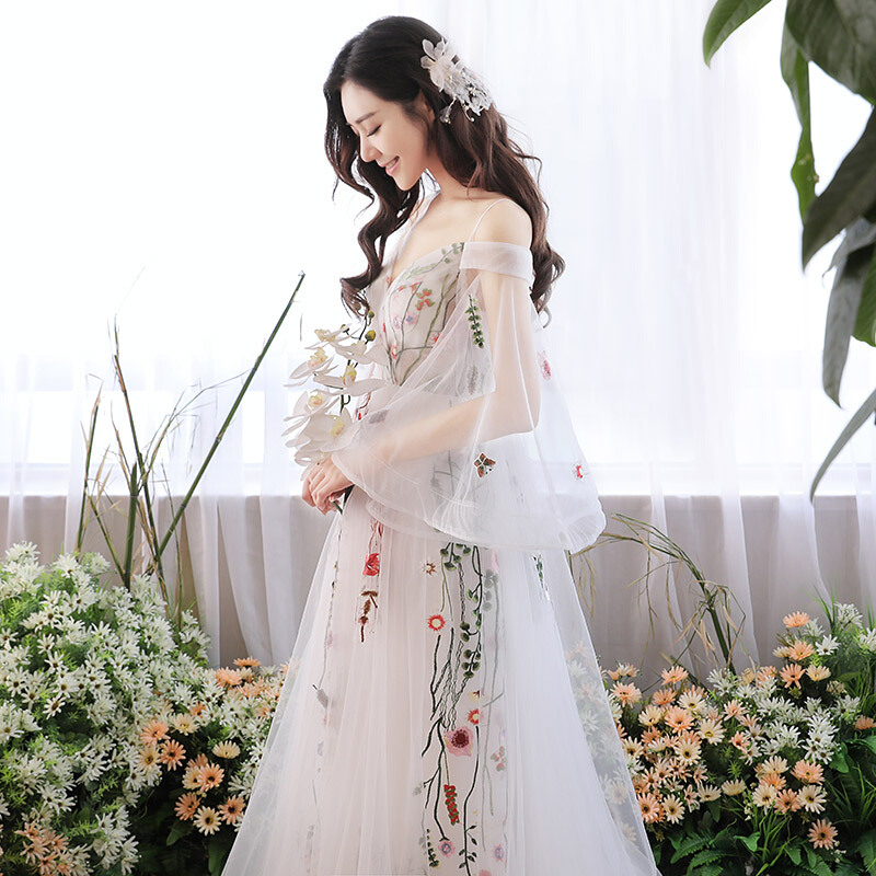 森系婚纱2019新款复古旅拍礼服简约超仙新娘拖尾出门纱 轻婚纱 白|ruв категории Женская одежда, Cвадебные платья, свадебное платье - от Buy2taobao.com для оказания профессиональной услуги покупки агента Taobao