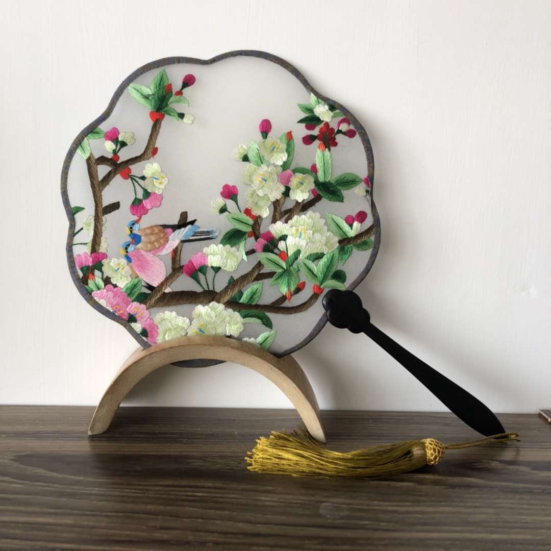 Suzhou Embroidery Suzhou embroidery Wire Double-sided embroidery Hand fanning Silk Material Gifts to sharein the Arts and crafts , Folk arts and crafts Features , Embroidery category - from Buy2taobao.com to provide professional Taobao agent buy service
