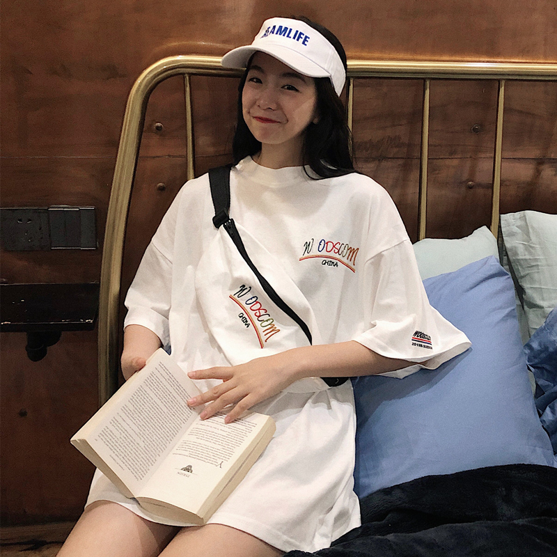 vintage girl Ultra-fire cec Short sleeve T-shirt Easy 2019 Hong Kong flavor ins Lazy wind bf Clothes for mourningin the Women's clothing/Boutique , T-shirt category - from Buy2taobao.com to provide professional Taobao agent buy service