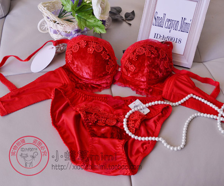 [图]原单外贸性感女王<em>乳罩</em>少女<em>真丝</em>刺绣白黑红