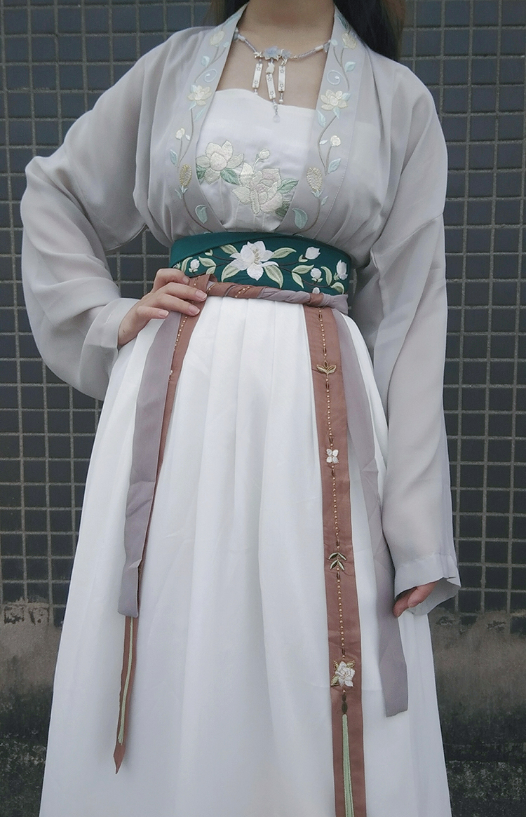 【花半文化】六月雪 茉莉绣花 青绿色一片式汉服齐腰套装 现货|msdalam kategori adat peribadi/Design Services/DIY, beg pakaian adat, Pakaian adat, Han Cina pakaian adat - dari Buy2taobao.com untuk memberikan perkhidmatan ejen Taobao profesional membeli