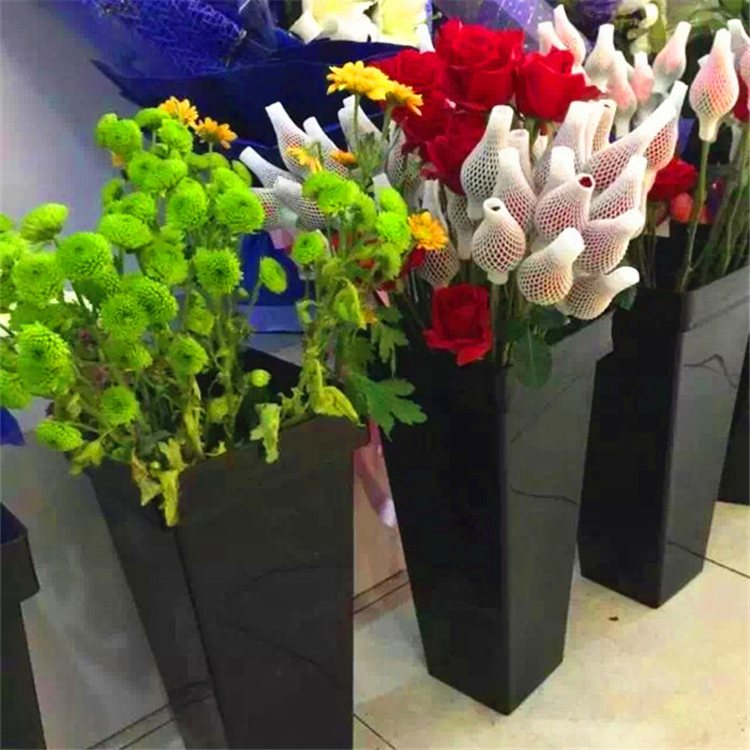 高档超厚实塑脂大小号养花筒 进口材质花店花束鲜花材料包装亮点在类目 家居饰品, 花瓶/花器/仿真花/仿真饰品, 花器/花瓶, 花桶中 - 来自Buy2taobao.com提供专业的淘宝代购服务