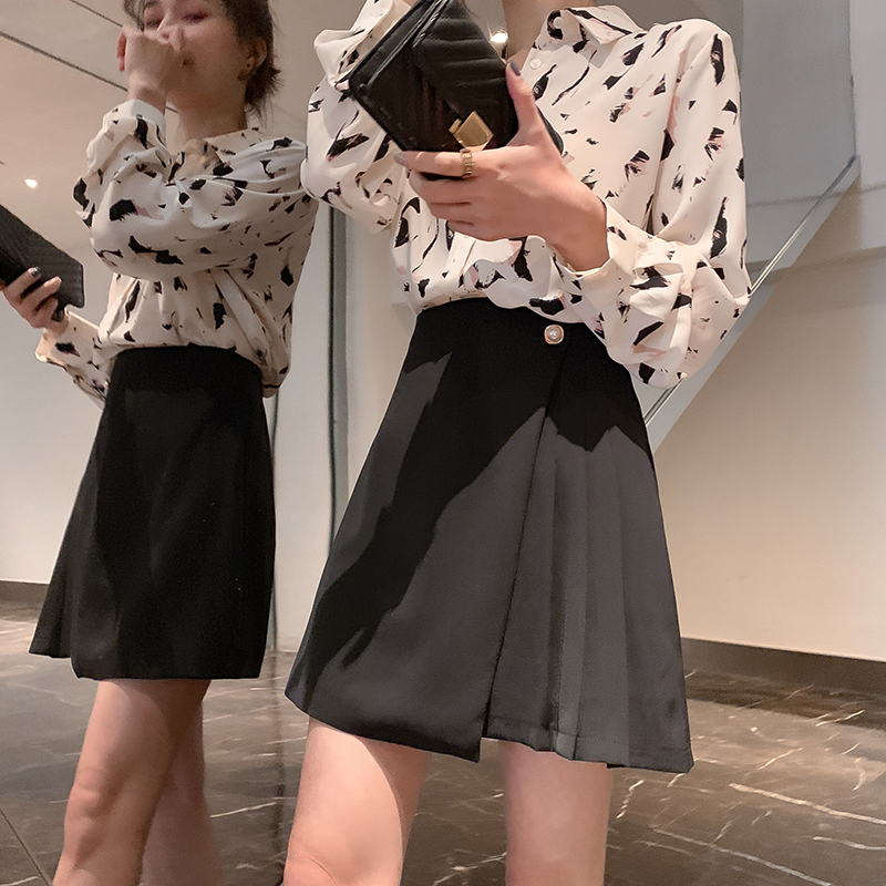 半身裙女a字裙2019新款女装春装韩版显瘦百褶裙气质减龄黑色短裙在类目 女装/女士精品, 半身裙中 - 来自Buy2taobao.com提供专业的淘宝代购服务
