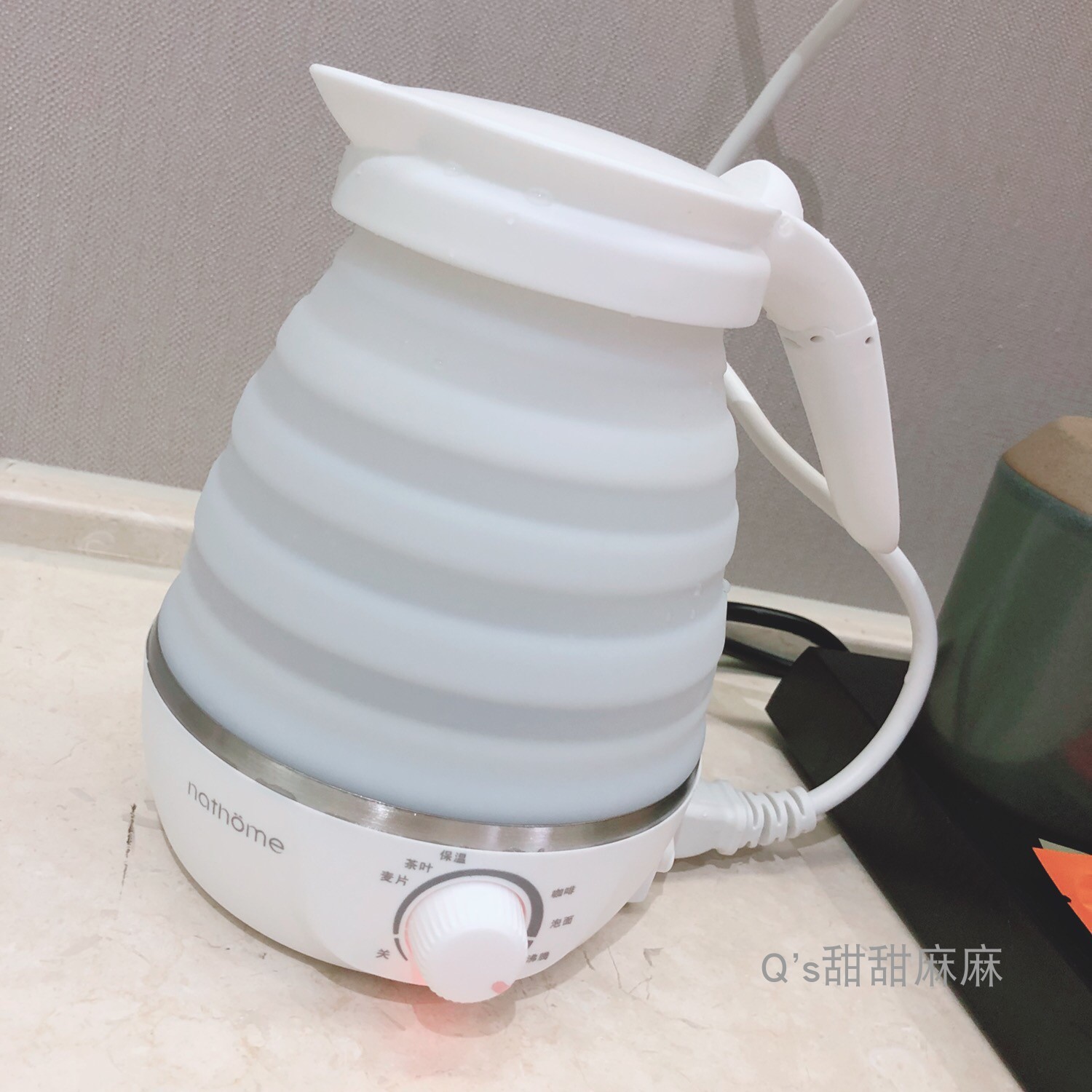 【实体店铺】折叠电水壶 便携出行 烧水保温壶 宝宝外出卫生水壶在类目 尿片/洗护/喂哺/推车床, 其它婴童用品中 - 来自Buy2taobao.com提供专业的淘宝代购服务