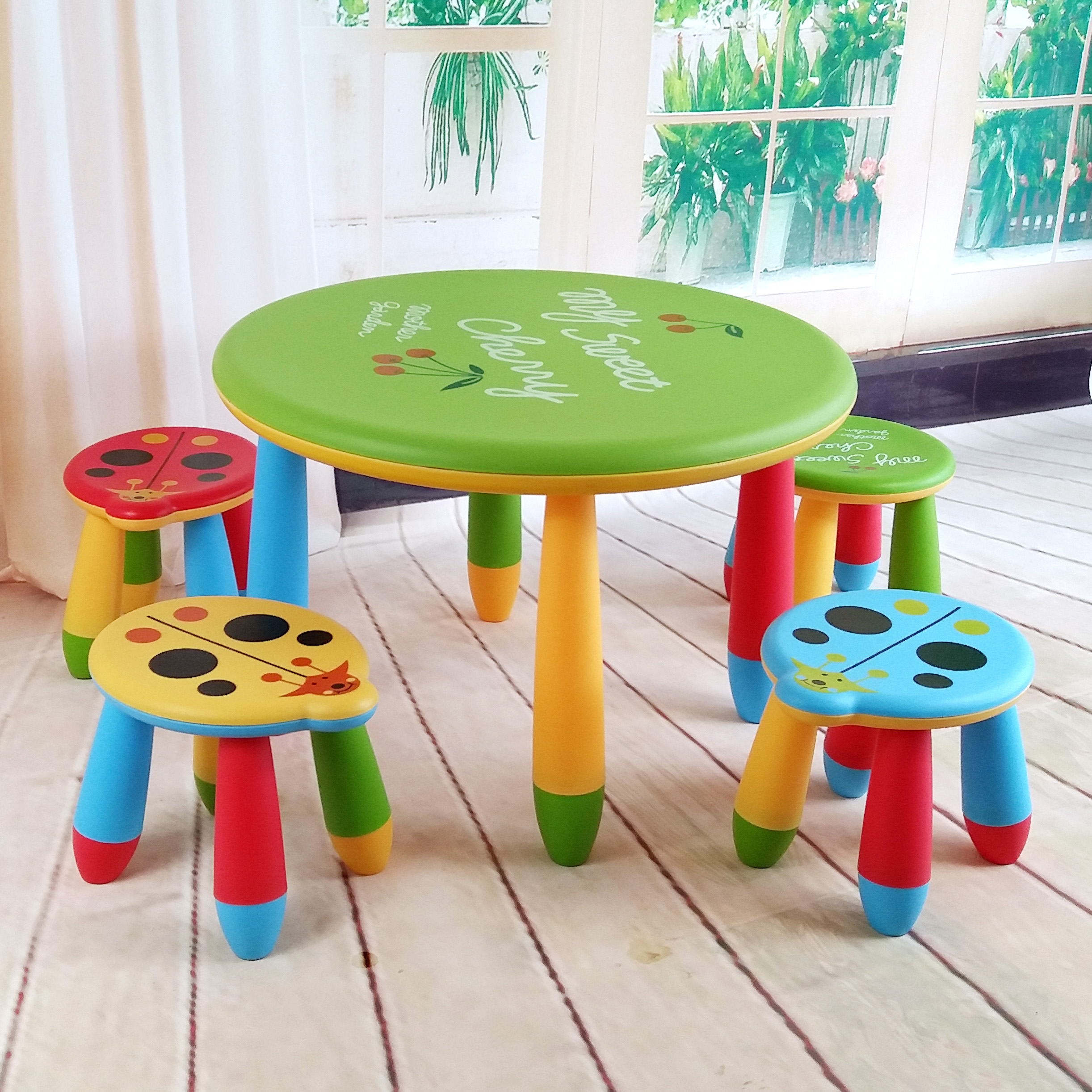 可拆裝兒童桌椅 學習桌椅餐桌椅 寶寶幼兒園桌椅 塑料吃飯桌在類目 尿片/洗護/餵哺/推車牀, 兒童房/桌椅/傢俱, 成套桌椅中 - 來自Buy2taobao.com提供專業的淘寶代購服務