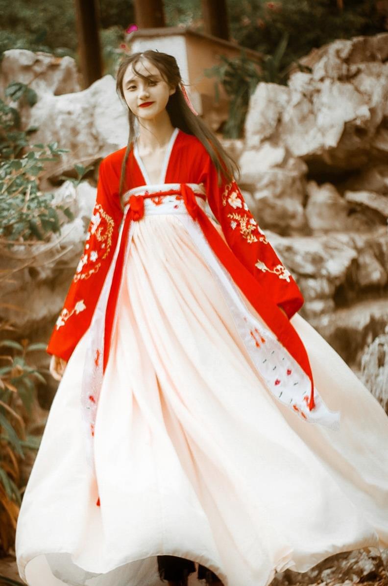 毕业改良款舞蹈服春夏款汉服初中生女装春季襦裙齐胸休闲粉色系在类目 女装/女士精品, 唐装/民族服装/舞台服装, 民族服装/舞台装中 - 来自Buy2taobao.com提供专业的淘宝代购服务