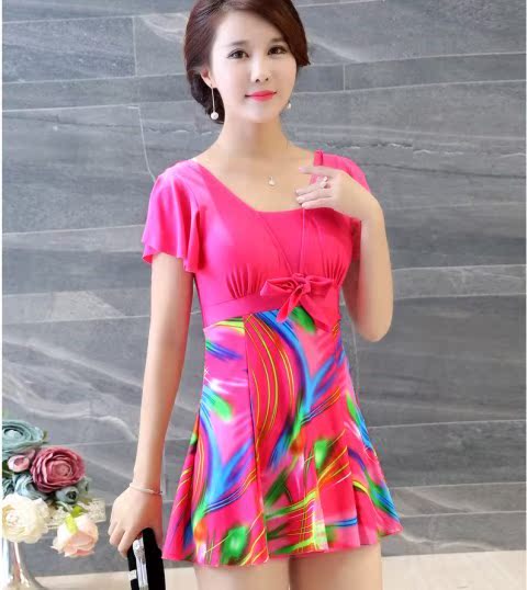 中老年连体妈妈泳衣女保守带袖平角裙式遮肚加大码胖MM泡温泉泳装在类目 运动/瑜伽/健身/球迷用品, 游泳, 连体泳衣中 - 来自Buy2taobao.com提供专业的淘宝代购服务