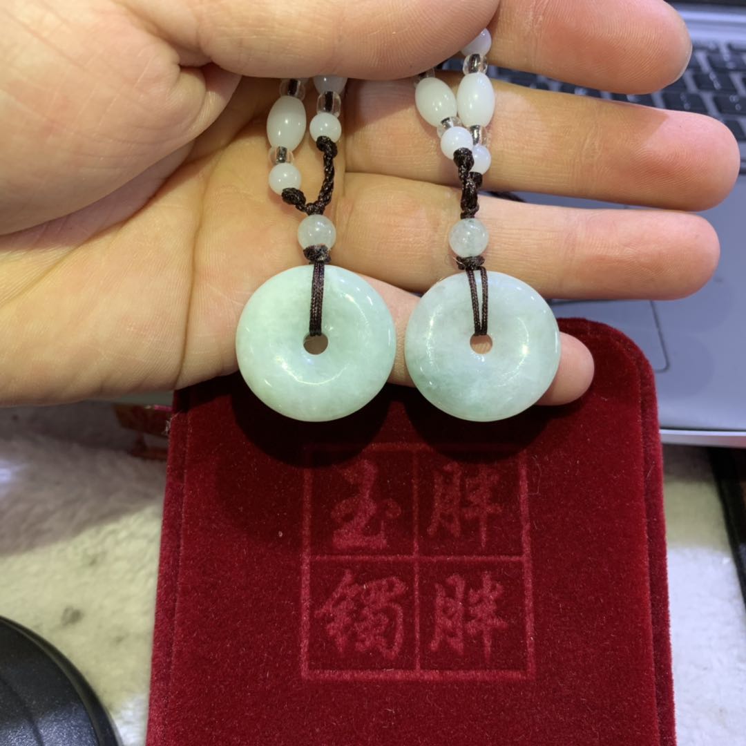 翡翠平安扣带底色高品质150俩个随机发货顺丰包邮在类目 饰品/流行首饰/时尚饰品新, DIY配件, 其他DIY饰品配件中 - 来自Buy2taobao.com提供专业的淘宝代购服务