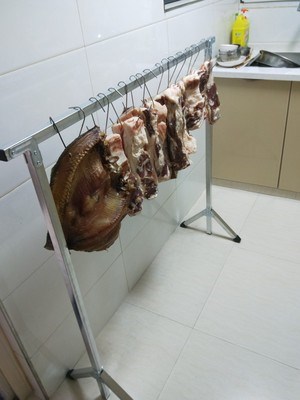 家用落地牛肉干腊肠挂腊肉架子咸肉牛羊肉火腿小号烤鸭简易钩挂|msdalam kategori Perniagaan/perabot pejabat, rak/Showcase, rak lain - dari Buy2taobao.com untuk memberikan perkhidmatan ejen Taobao profesional membeli