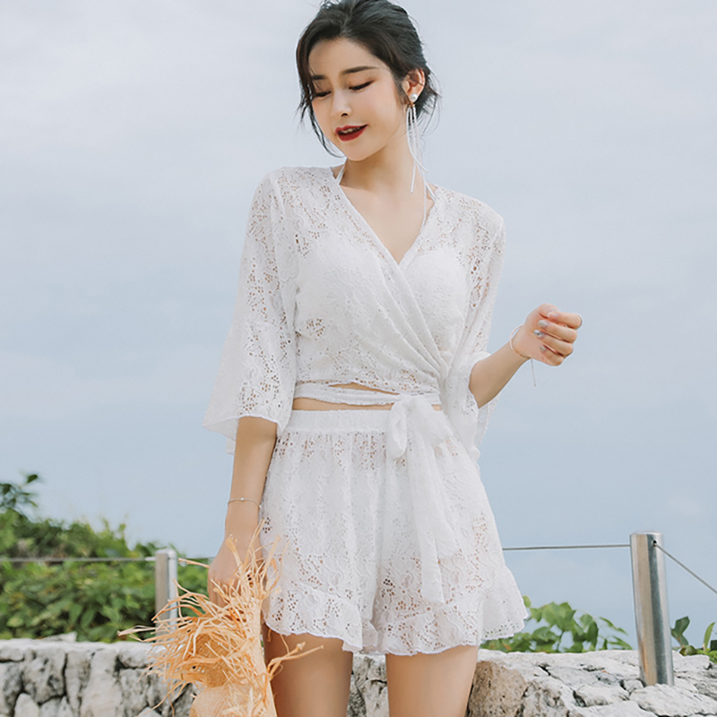 度假泳衣女比基尼四件套白色甜美蕾丝小胸钢托聚拢显瘦海边沙滩装在类目 运动/瑜伽/健身/球迷用品, 游泳, 比基尼中 - 来自Buy2taobao.com提供专业的淘宝代购服务