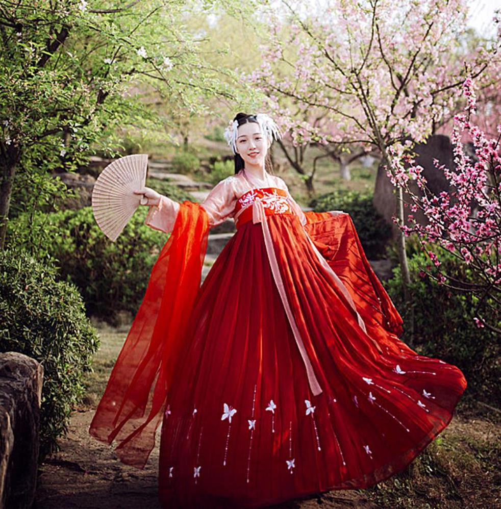 Fresh and chubby clothing mm Hanfu Large Show thin Chinese style A few extra pounds girl leisure time have more cash than can be accounted for simple classical Simplicityin the Women's clothing/Boutique , Costume/National costume/Stage costumes , National costume/Costumes category - from Buy2taobao.com to provide professional Taobao agent buy service