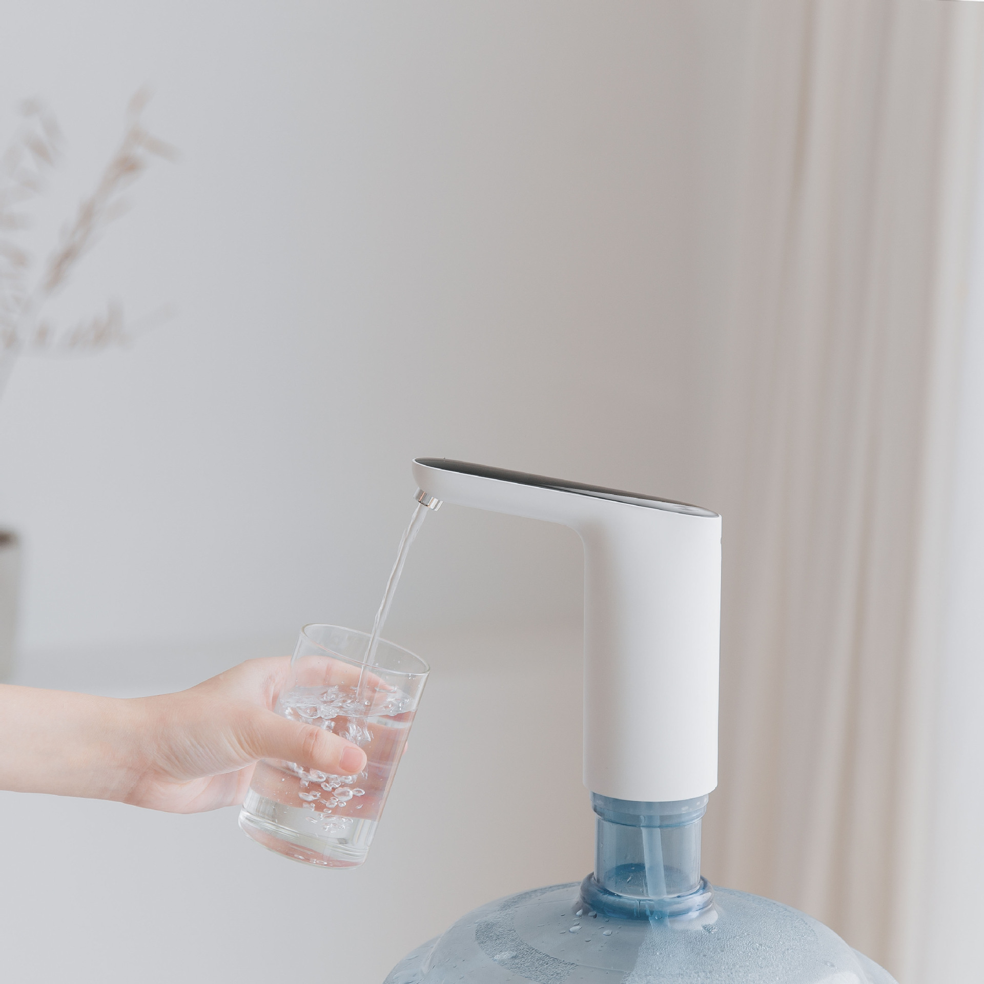 零家電動抽水器家用便攜自動上水飲水機水龍頭壓水器抽水機桶裝水在類目 生活電器, 其它生活家電, 其它日用家電中 - 來自Buy2taobao.com提供專業的淘寶代購服務