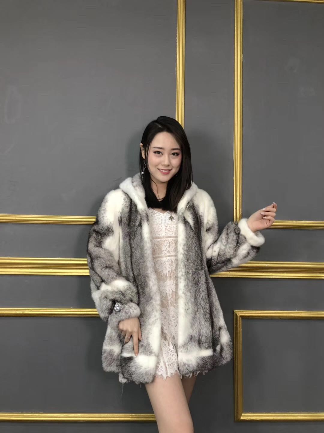 进口水貂 十字貂段腰帽款506在类目 女装/女士精品, 皮草中 - 来自Buy2taobao.com提供专业的淘宝代购服务