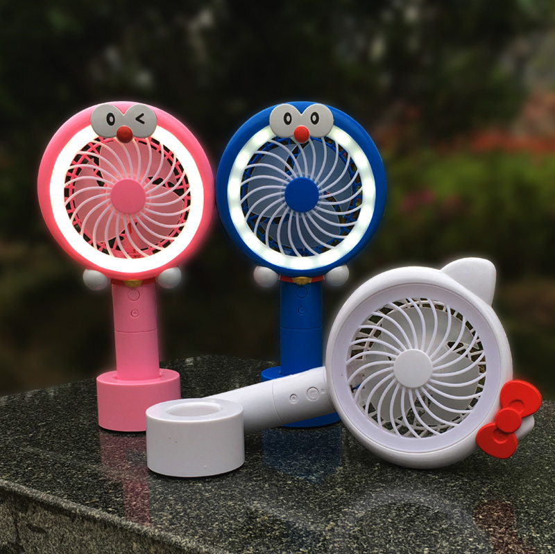 時尚手持卡通萌貓酷貓風扇USB充電帶LED夜燈光底座兒童學生小風扇在類目 3C數碼配件, USB電腦周邊, USB風扇中 - 來自Buy2taobao.com提供專業的淘寶代購服務