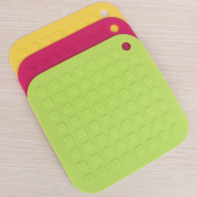 出口单 食品级硅胶餐垫 隔热垫 端握锅把 开瓶盖16cm