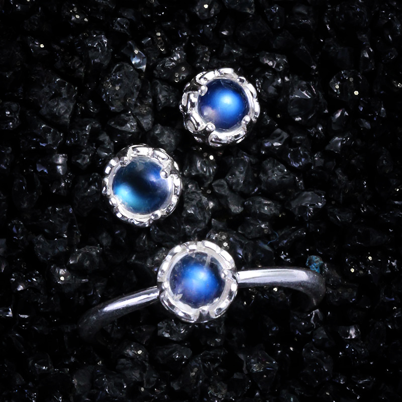 S925 Sterling Silver natural Sri Lanka Moonstone Ring Vitreous blue light Female money is light and luxuriousin the Accessories/Fashion Jewelry, Necklace category - from Buy2taobao.com to provide professional Taobao agent buy service